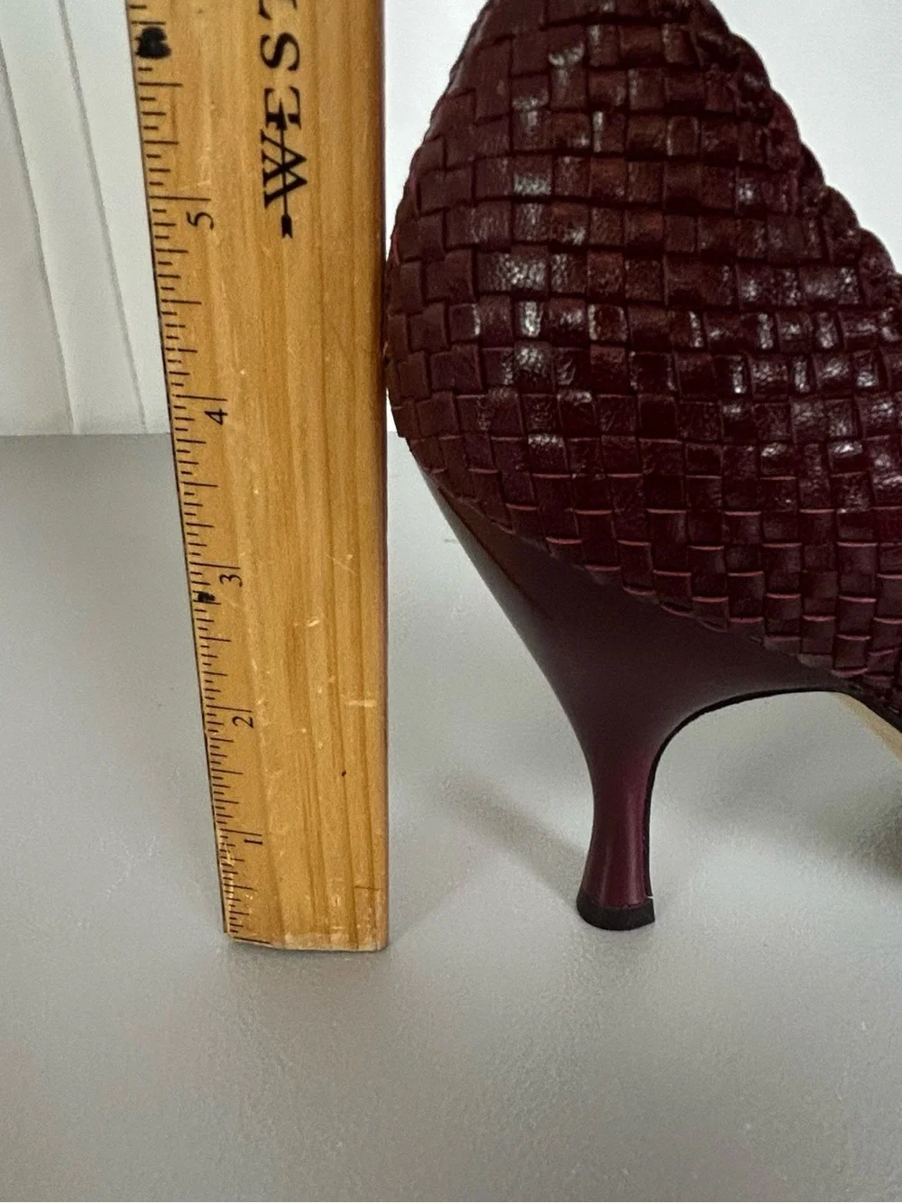 Tory Burch Women's Burgundy Woven Pointed-Toe Heels size 9M